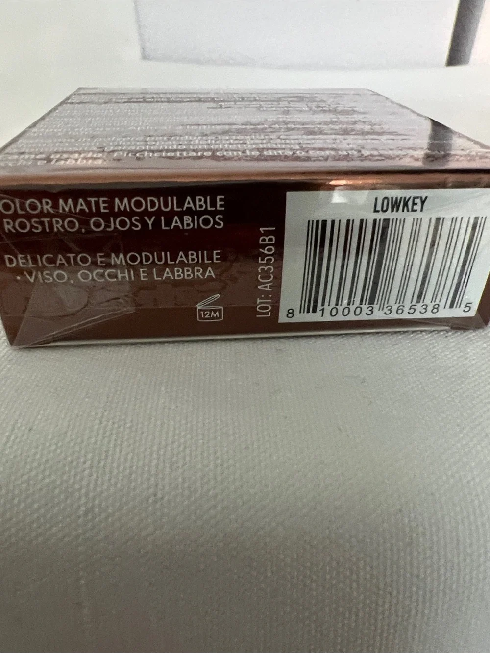 Danessa Myricks Beauty Yummy Skin Lowlighter Blurring Balm Powder in Lowkey